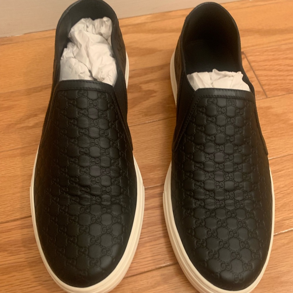 Gucci Black Leather Slip On sneakers